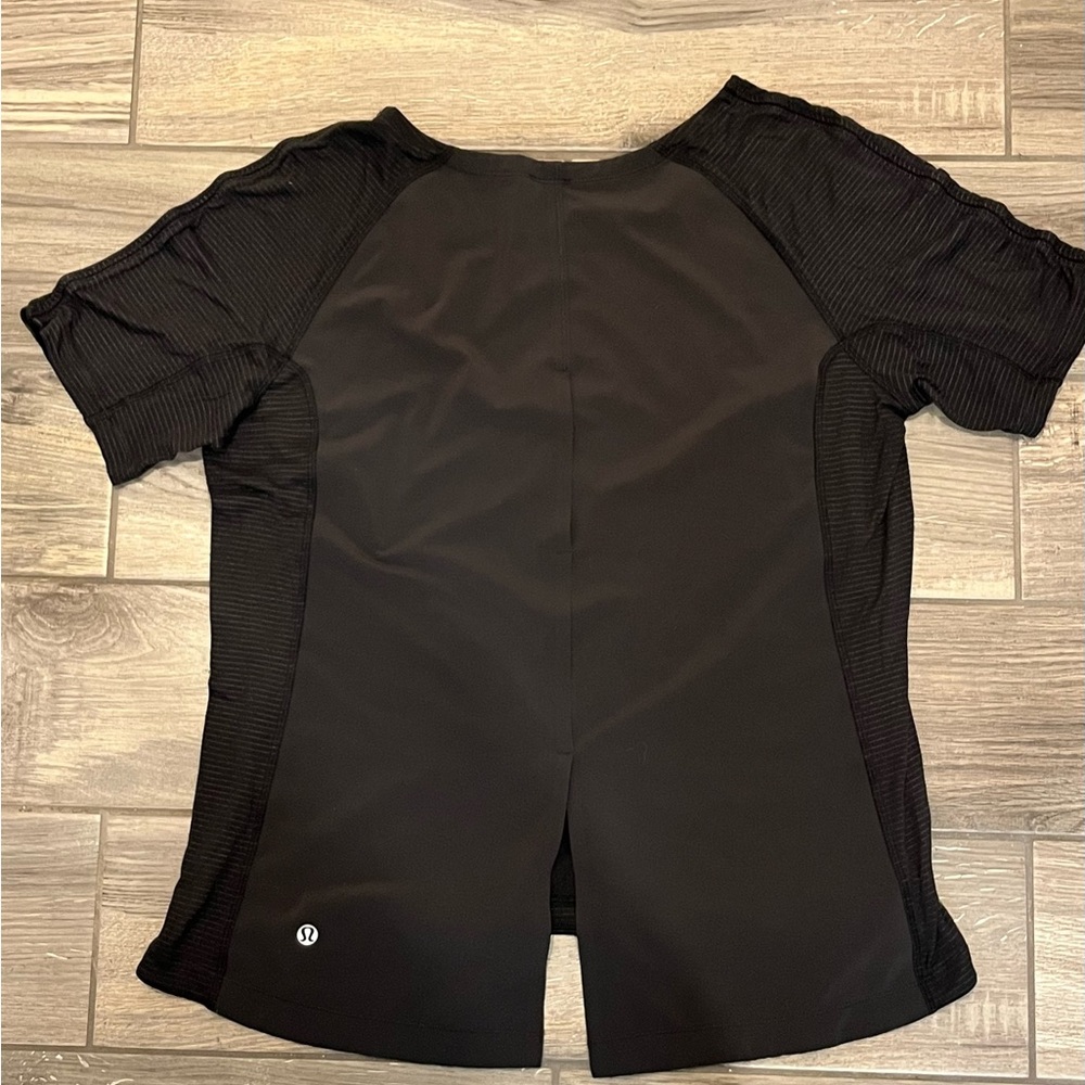 Lululemon Split Back Vented Women’s Running Shirt… - image 1